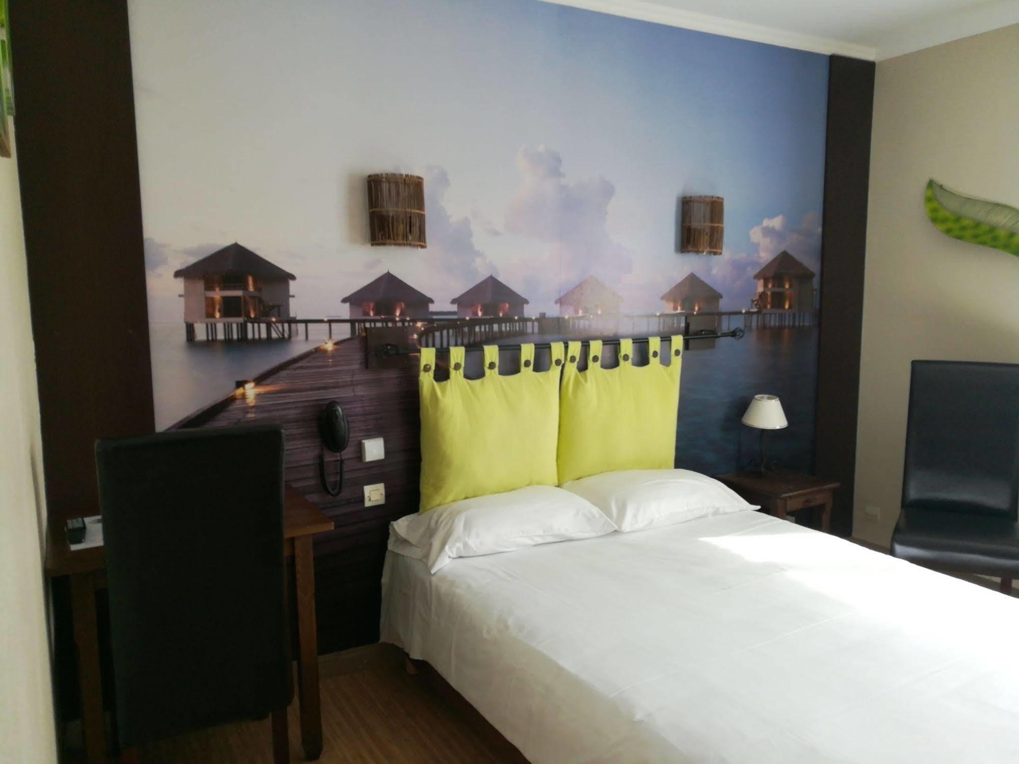 Contact Hotel Du Relais Туар Экстерьер фото
