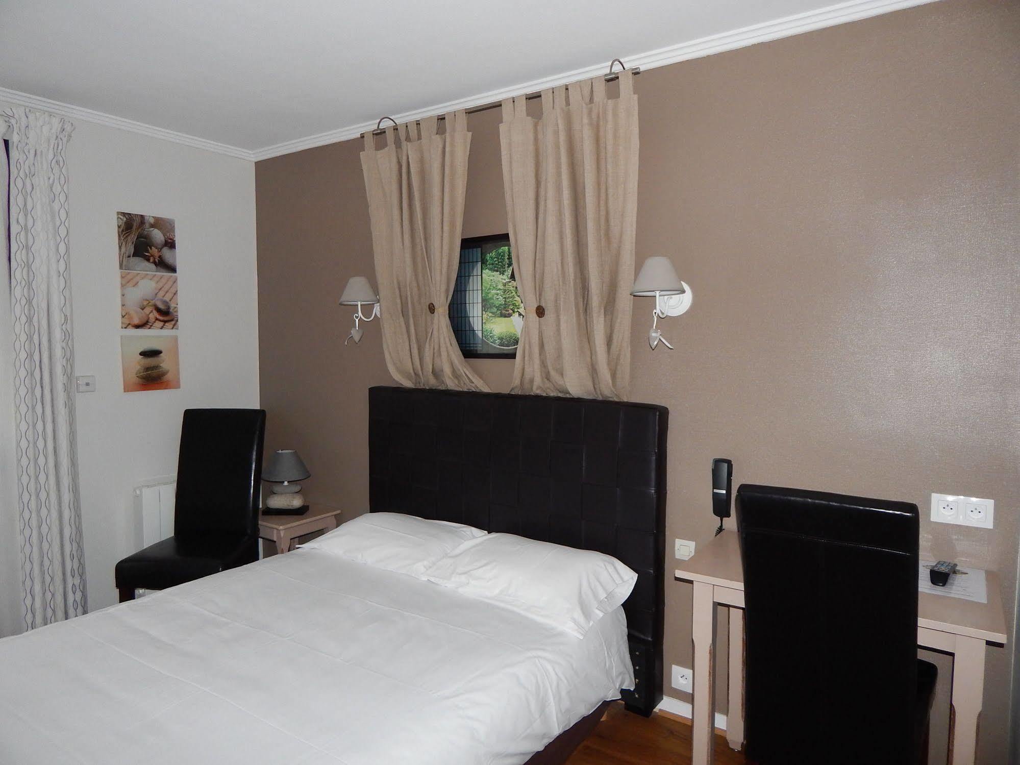 Contact Hotel Du Relais Туар Экстерьер фото